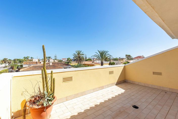 Image No.45-5 Bed Villa for sale