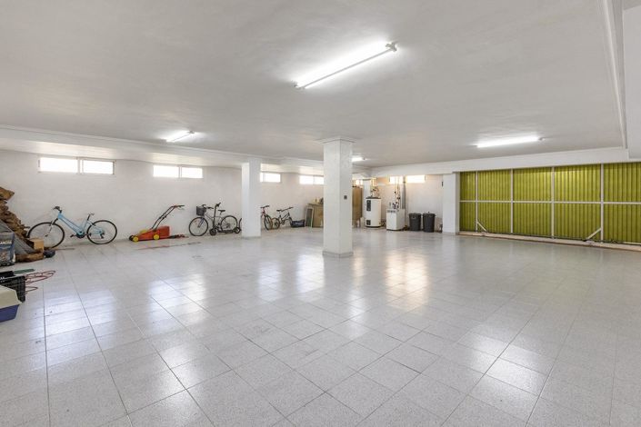 Image No.49-5 Bed Villa for sale