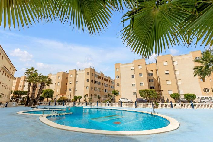Image No.3-Appartement de 2 chambres à vendre à Torrevieja