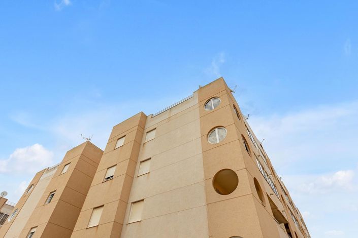 Image No.21-2 Bed Apartment for sale