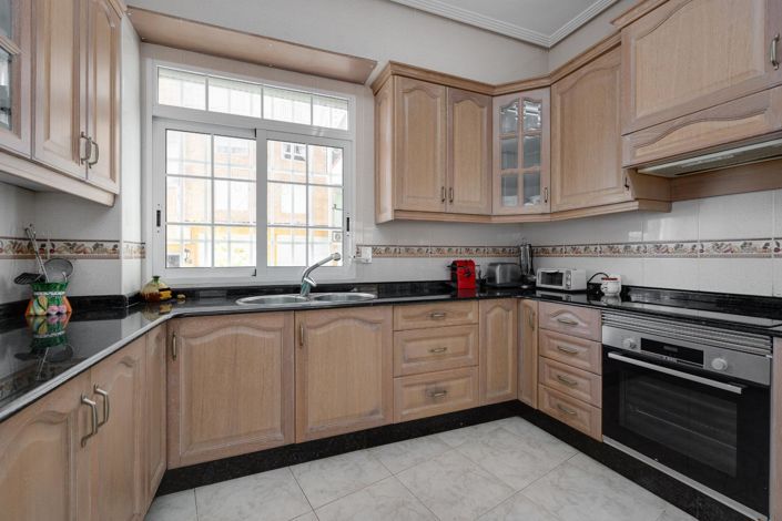 Image No.15-4 Bed Apartment for sale