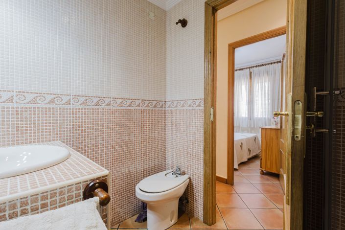 Image No.18-3 Bed Bungalow for sale