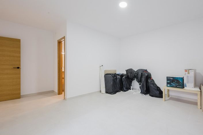 Image No.31-4 Bed Villa for sale