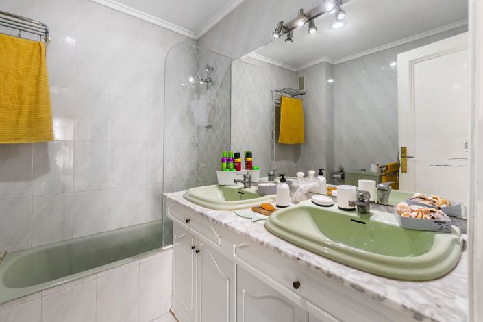 Image No.13-4 Bed Apartment for sale