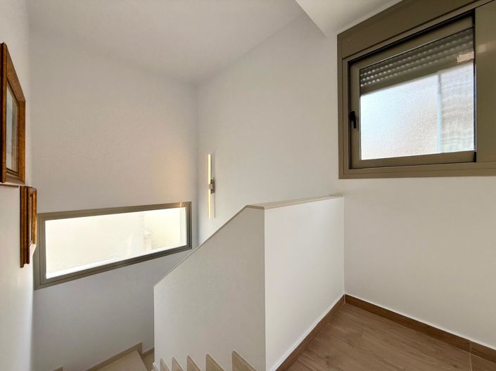 Image No.26-3 Bed Villa for sale