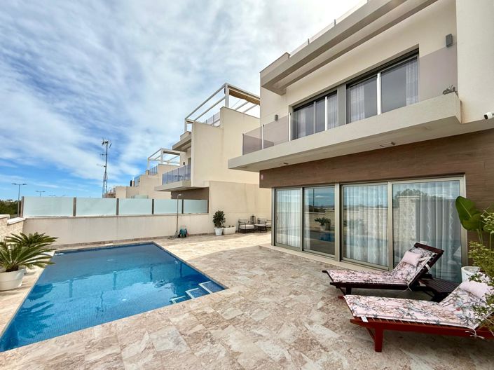 Image No.5-3 Bed Villa for sale