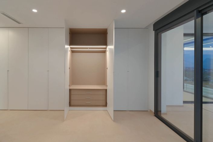 Image No.32-4 Bed Villa for sale