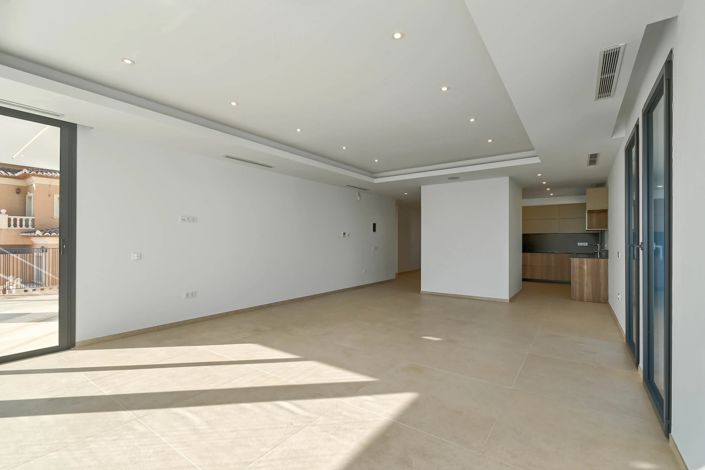 Image No.57-4 Bed Villa for sale