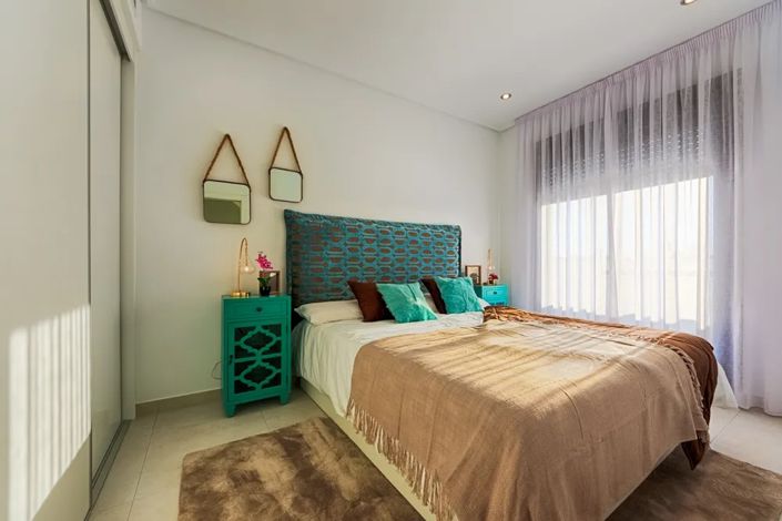 Image No.14-3 Bed Townhouse for sale