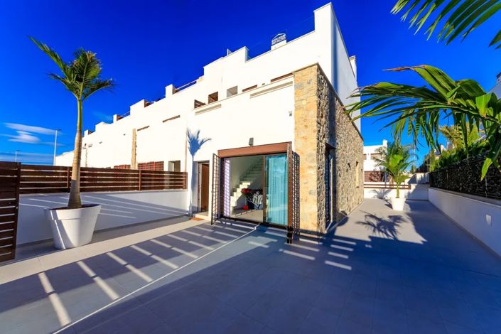 Image No.22-3 Bed Townhouse for sale