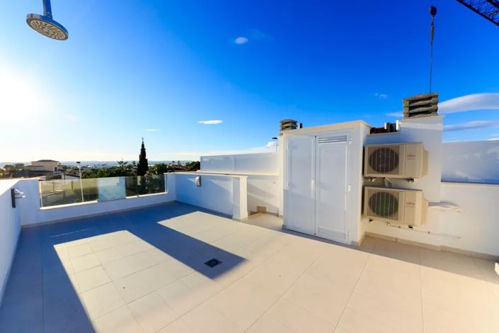 Image No.4-3 Bed Townhouse for sale