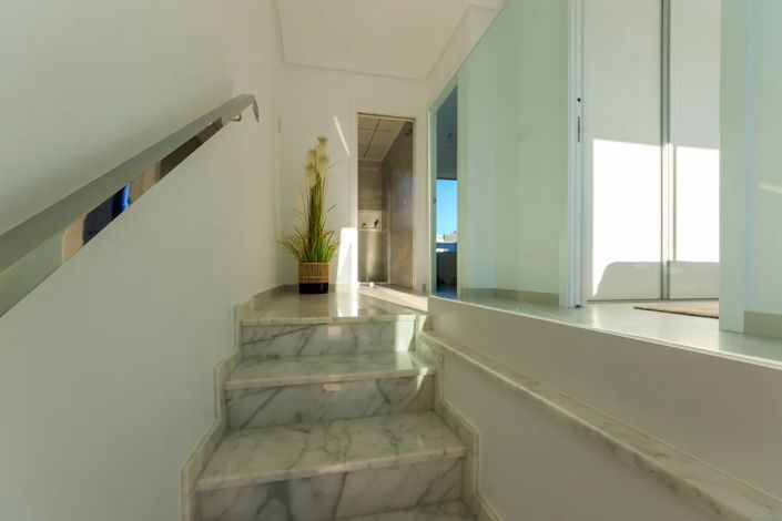 Image No.10-3 Bed Townhouse for sale
