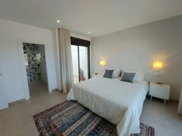 Image No.12-3 Bed Villa for sale