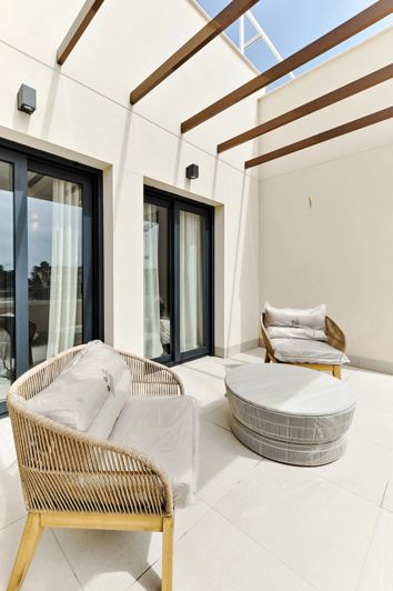 Image No.5-2 Bed Townhouse for sale