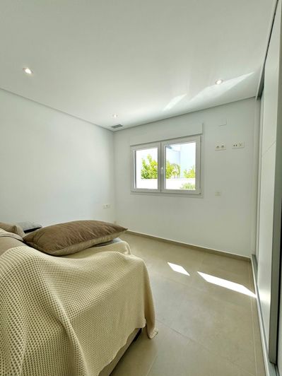 Image No.12-3 Bed Villa for sale