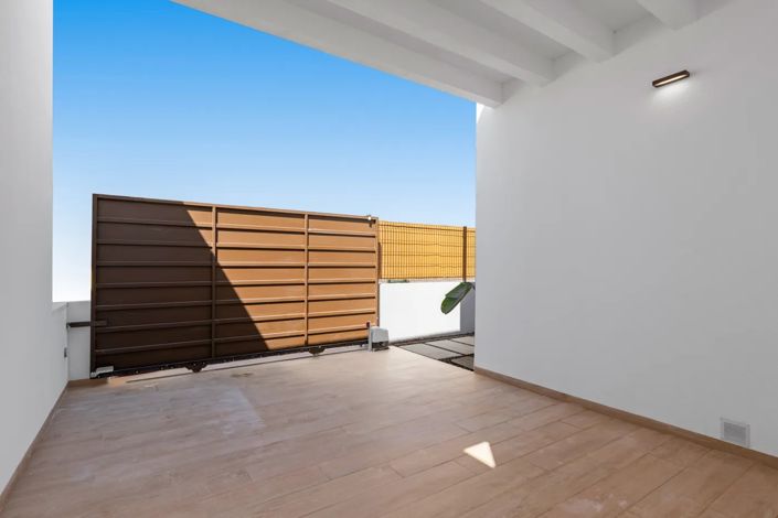 Image No.8-3 Bed Villa for sale