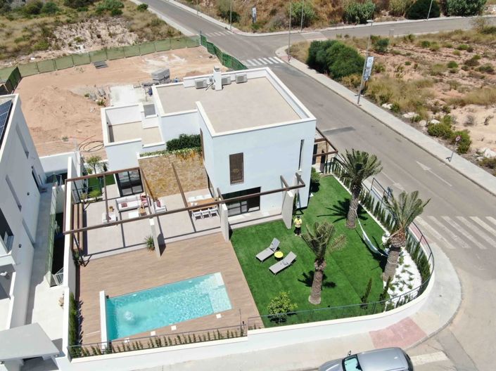 Image No.10-4 Bed Villa for sale