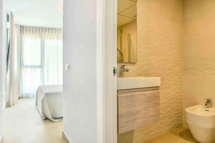 Image No.7-3 Bed Apartment for sale