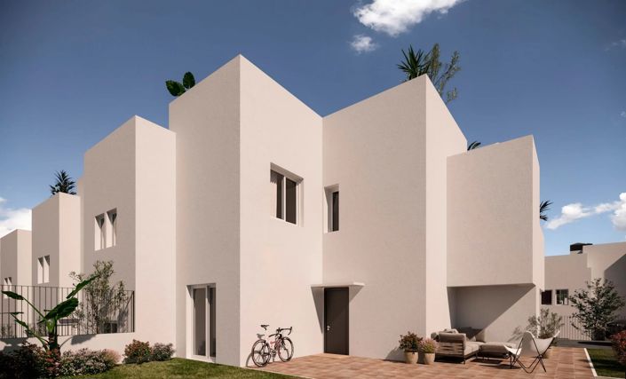 Image No.14-3 Bed Townhouse for sale