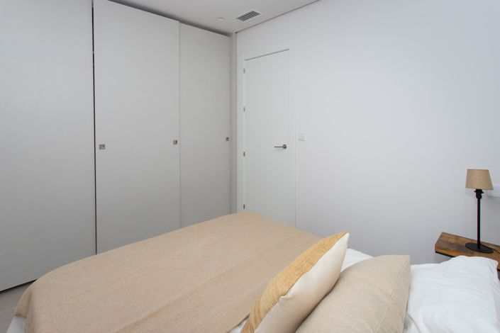 Image No.8-2 Bed Apartment for sale