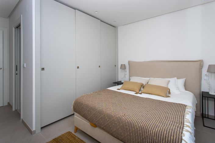 Image No.10-2 Bed Apartment for sale