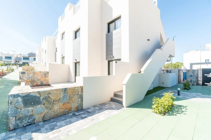 Image No.18-2 Bed Apartment for sale