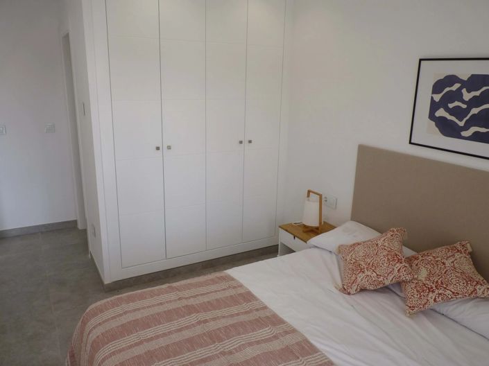 Image No.14-2 Bed Townhouse for sale