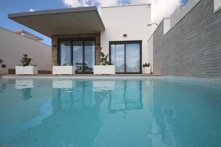 Image No.17-3 Bed Villa for sale