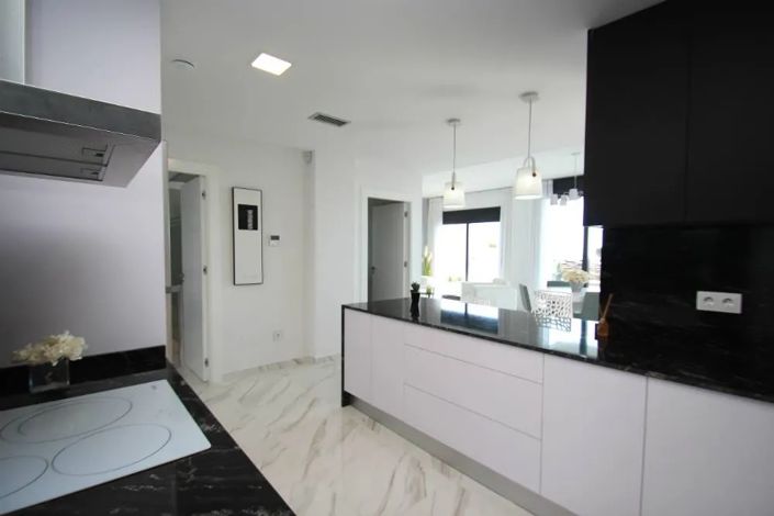 Image No.6-3 Bed Villa for sale