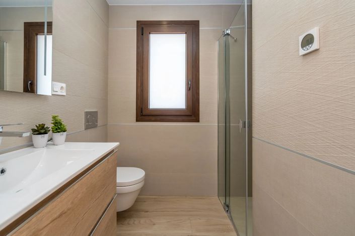 Image No.15-2 Bed Townhouse for sale