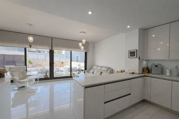 Image No.12-3 Bed Villa for sale