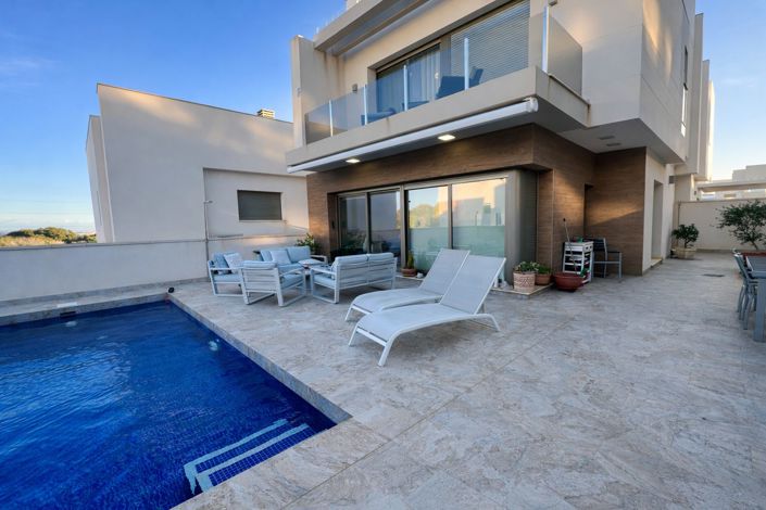 Image No.19-3 Bed Villa for sale