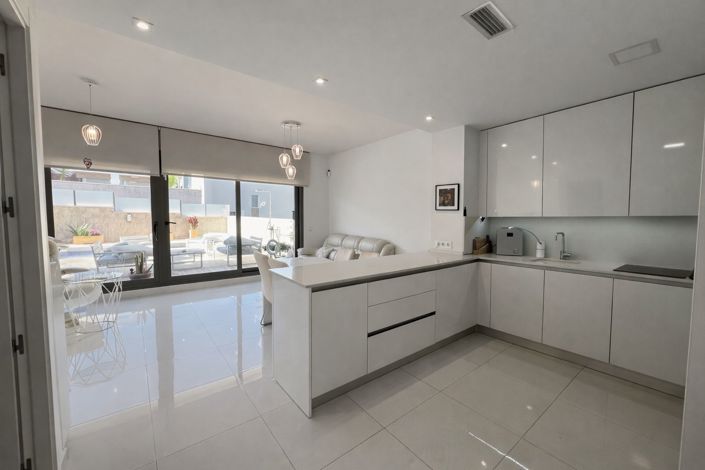 Image No.27-3 Bed Villa for sale