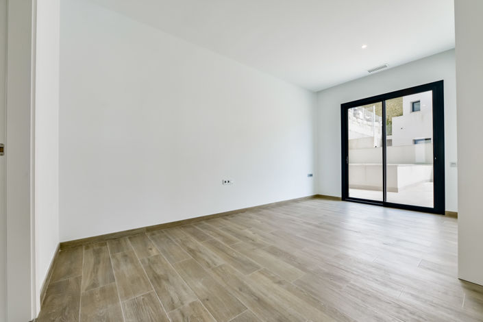 Image No.11-7 Bed Villa for sale