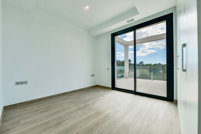 Image No.13-7 Bed Villa for sale