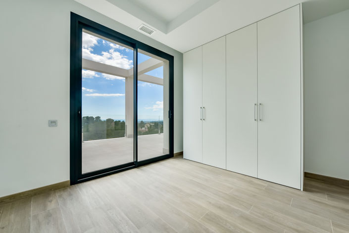 Image No.14-7 Bed Villa for sale