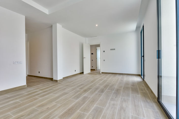 Image No.16-7 Bed Villa for sale