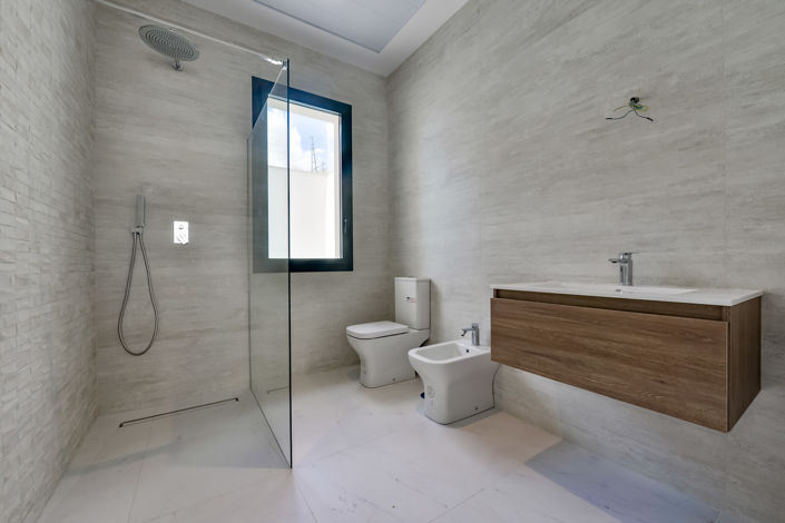 Image No.4-7 Bed Villa for sale