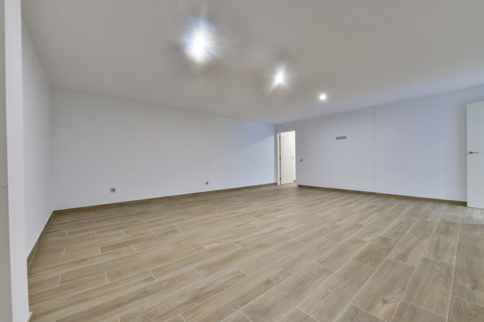 Image No.44-7 Bed Villa for sale