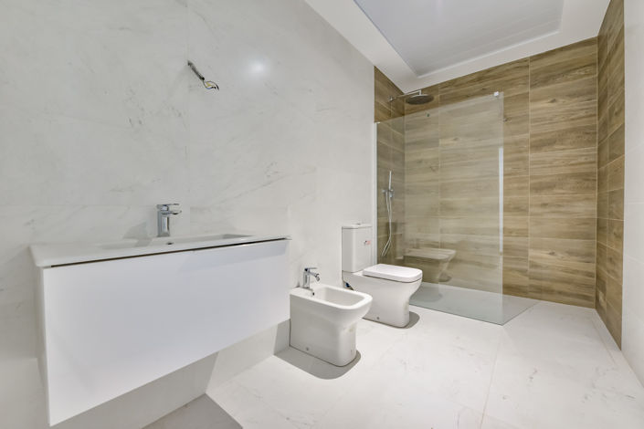 Image No.7-7 Bed Villa for sale