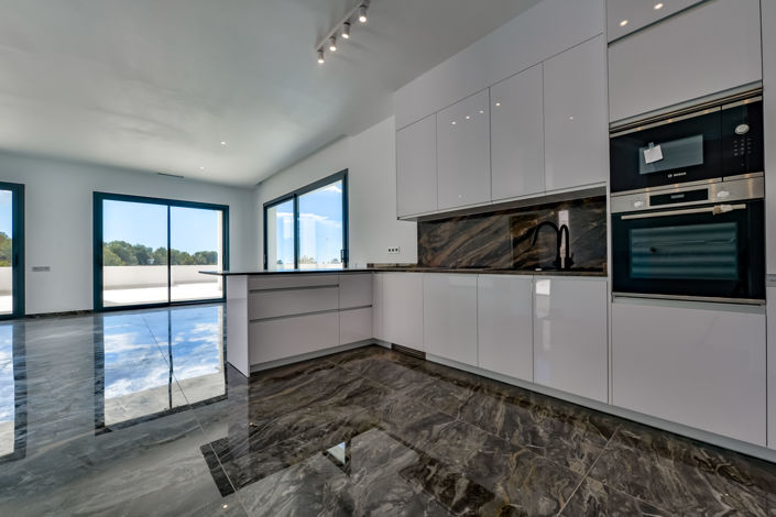 Image No.10-7 Bed Villa for sale