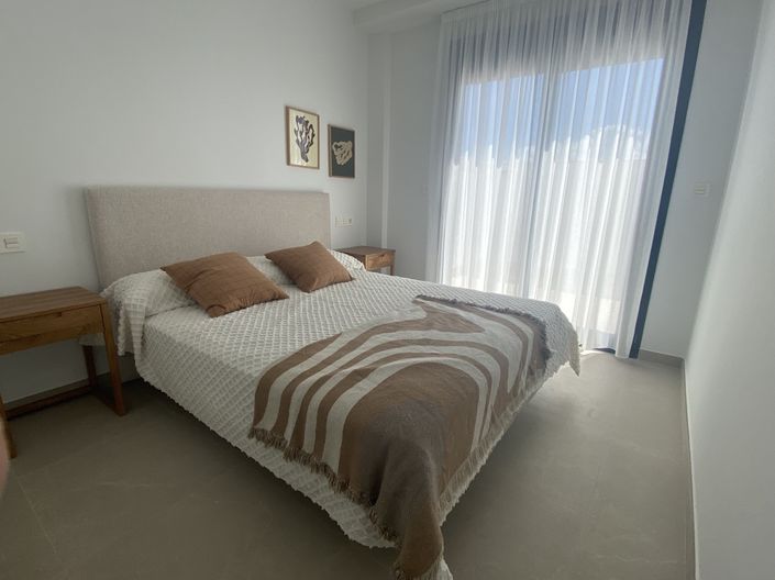 Image No.4-2 Bed Townhouse for sale