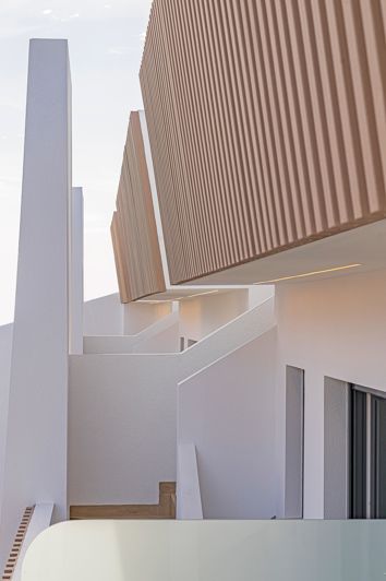 Image No.17-2 Bed Townhouse for sale