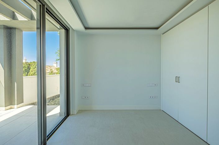 Image No.26-4 Bed Villa for sale