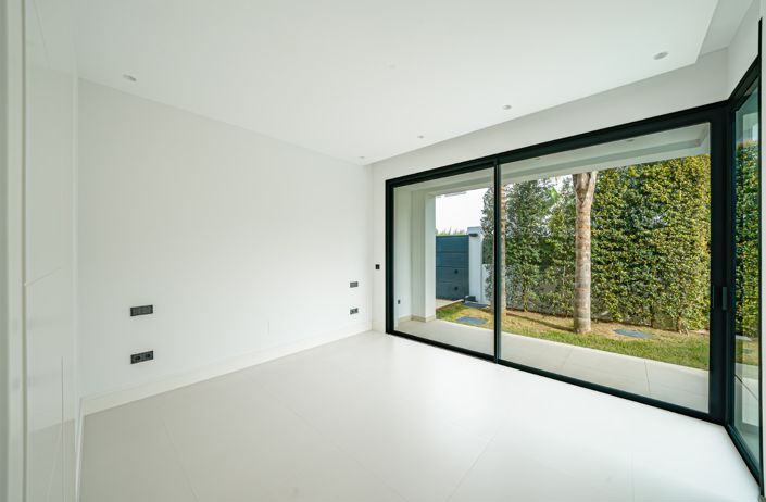 Image No.11-4 Bed Villa for sale