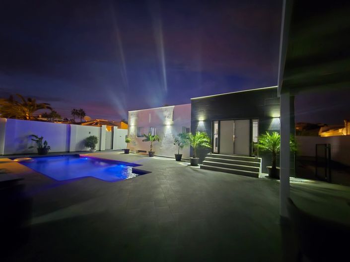 Image No.14-5 Bed Villa for sale