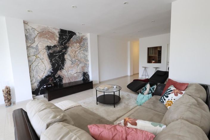 Image No.8-3 Bed Apartment for sale