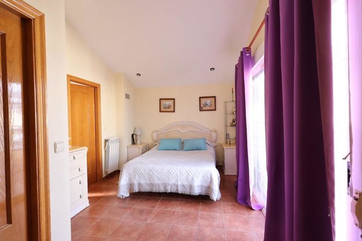 Image No.17-4 Bed Villa for sale
