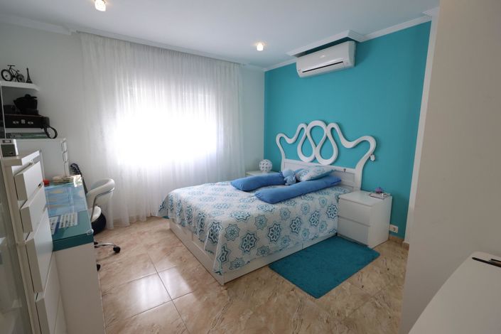 Image No.14-5 Bed Villa for sale
