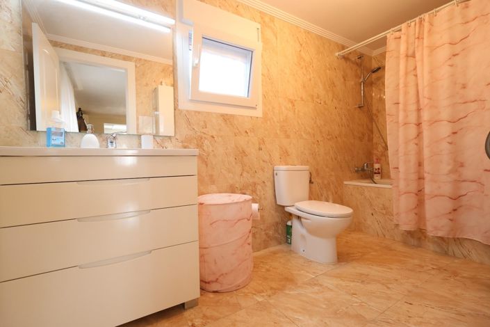 Image No.17-5 Bed Villa for sale